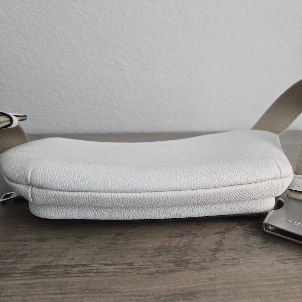 COACH Belt Bag in Crossgrain Leather Chalk - Picture 13 of 14